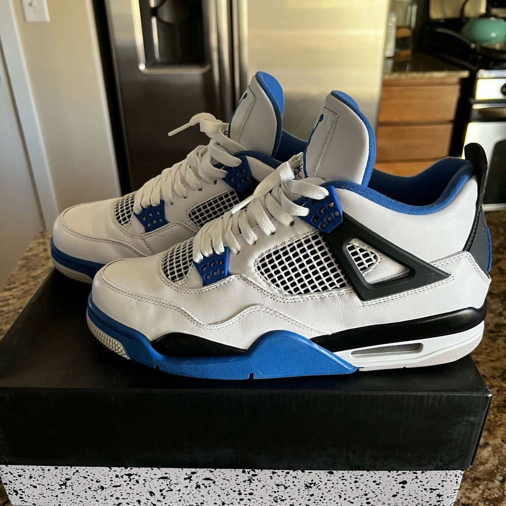 Jordan 4